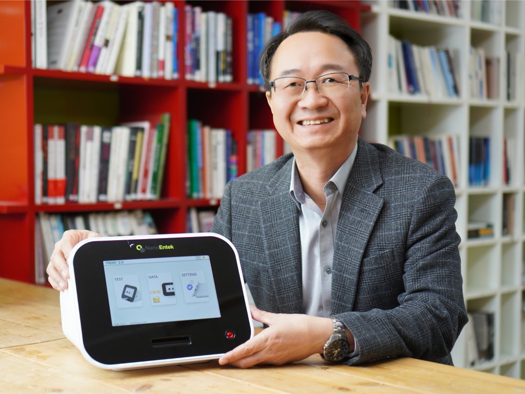 코로나 진단키트 정확도 높여 매출 신기록