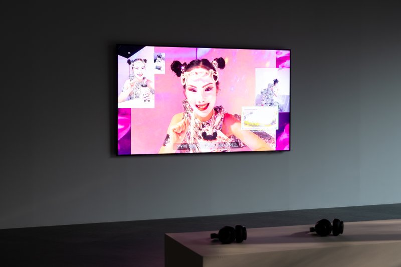 업체eobchae × 류성실, 〈체리-고-라운드〉, 2019, 단채널 비디오, 27분 9초 (사진=백남준아트센터 제공) *재판매 및 DB 금지