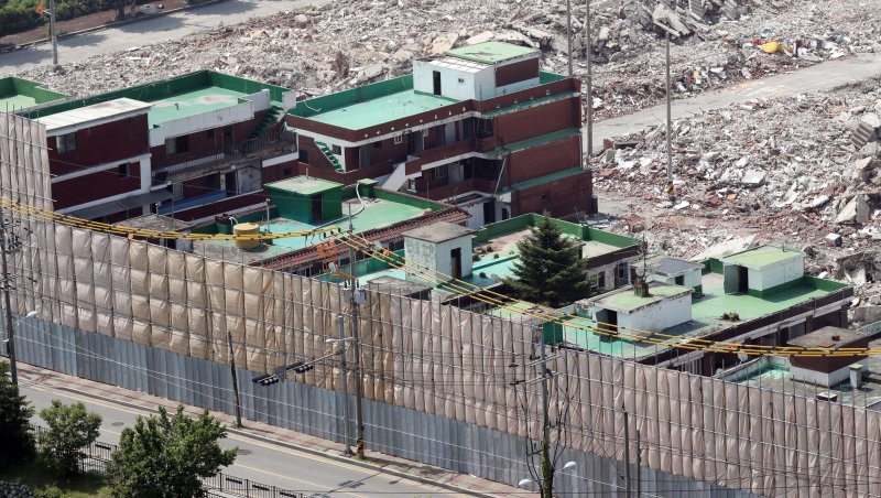 정부는 2021년 6월 9일 발생한 광주 동구 철거 건축물 붕괴사고와 관련해 전국 철거공사 현장점검을 시행하기로 했다. 사진은 경기도의 한 철거공사 현장. (사진은 기사와 관련 없음) /뉴스1 ⓒ News1 김명섭 기자