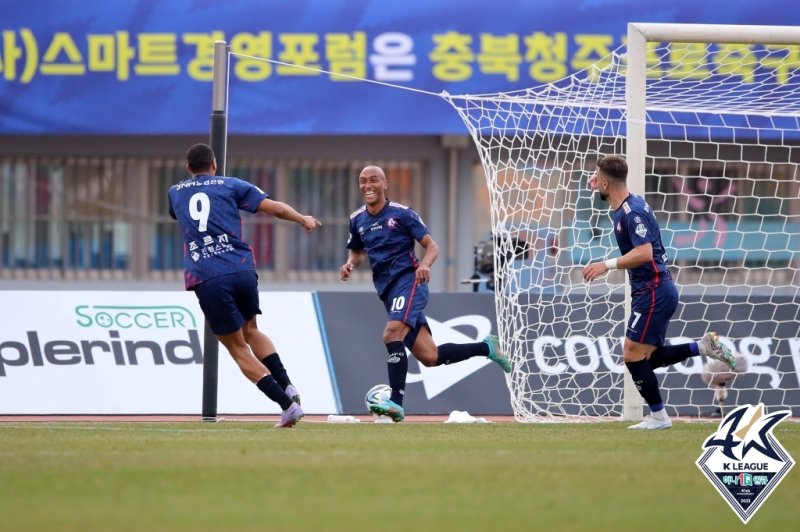 충북청주와 부산이 1-1로 비겼다.(한국프로축구연맹 제공)