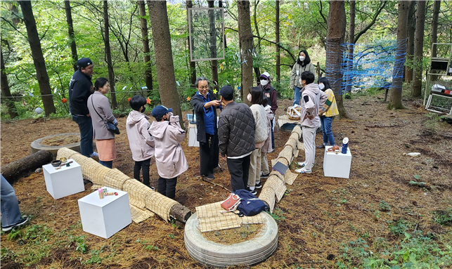 강원도자연학습원이 지난해 예술인 파견지원-예술로 지역사업에 참여, 아르스 포레스트 예술 피크닉을 운영했다.