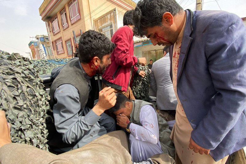 아프간 언론행사 폭탄 공격으로 부상한 기자들 /사진=연합뉴스