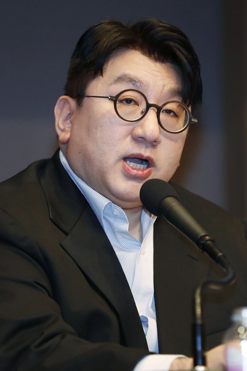 하이브 방시혁 "삼성·현대처럼 K팝서도 글로벌기업 등장 중요"(종합)