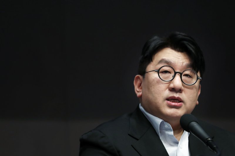 하이브 방시혁 "삼성·현대처럼 K팝서도 글로벌기업 등장 중요"(종합)