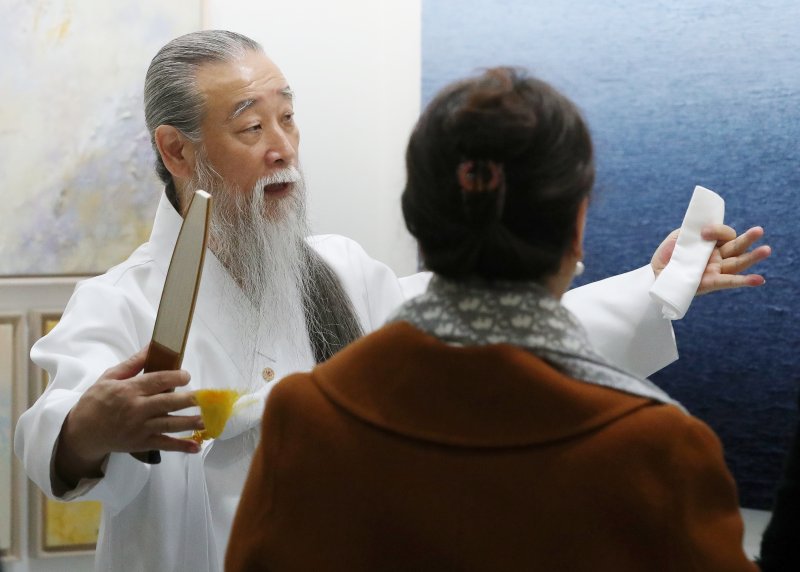 경찰, 국방부 압수수색…"'천공' 출입기록 확인"(2보)