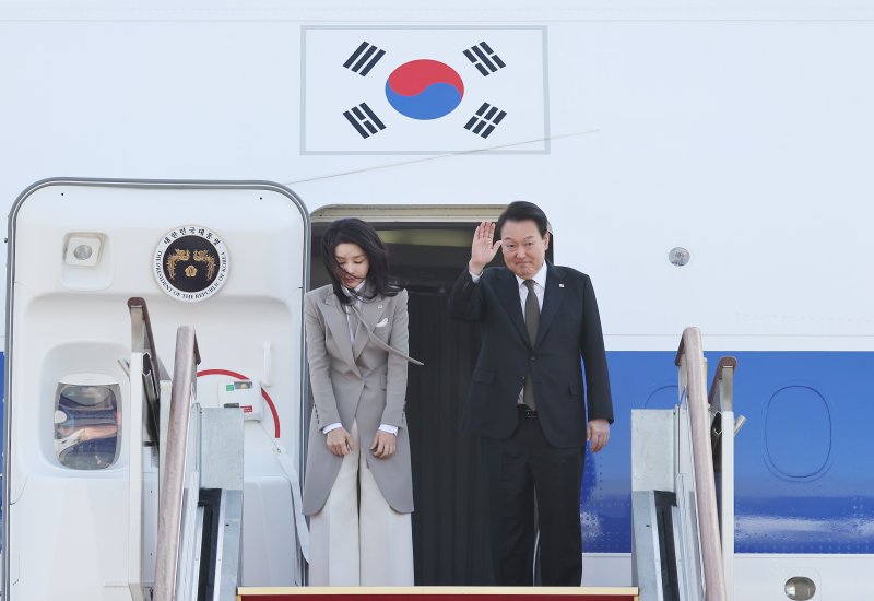 尹대통령, 일본으로 출발..정상회담 등 양국 관계 개선 도모