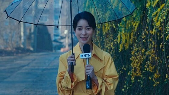 '더 글로리'에서 기상캐스터 박연진 역을 맡은 배우 임지연. (넷플릭스 갈무리)
