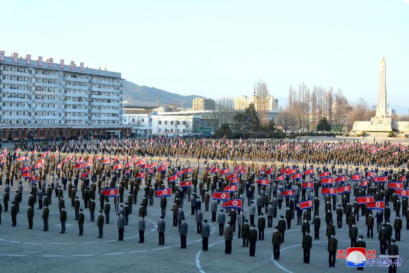 북한 조선중앙통신은 20일 "전국적으로 인민군대입대, 복대를 열렬히 탄원한 청년들의 수는 19일 현재 140만여 명에 달하고 있다"고 보도했다. 조선중앙통신