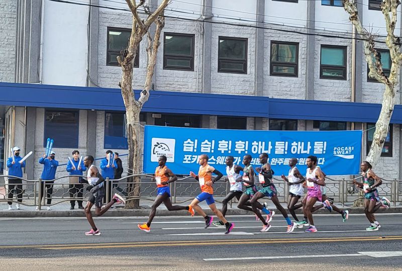 포카리스웨트 '2023 서울마라톤' 공식음료 활약