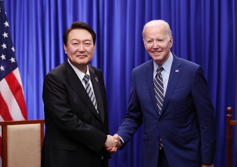 윤석열 대통령(왼쪽)과 조 바이든 미국 대통령. (대통령실 제공) /사진=뉴스1