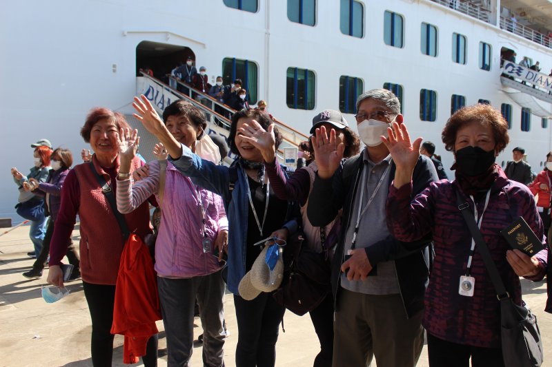 제주 내국인 관광객↓…해외직항 개설, 외국인이 채울까