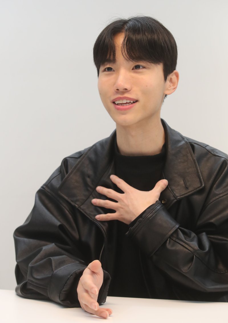 [서울=뉴시스] 권창회 기자 =국내 개인 틱톡커 중 최다 팔로워를 보유한 틱톡커 원정맨(서원정)이 지난 7일 오후 서울 마포구 순이엔티 사무실에서 뉴시스와 인터뷰를 하고 있다. 2023.03.23. kch0523@newsis.com