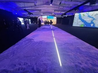 사우디 리야드 소재 네옴시티 ‘더 라인’ 전시관에 설치된 더 라인 모형도. /사우디아라비아 공동 취재단 제공