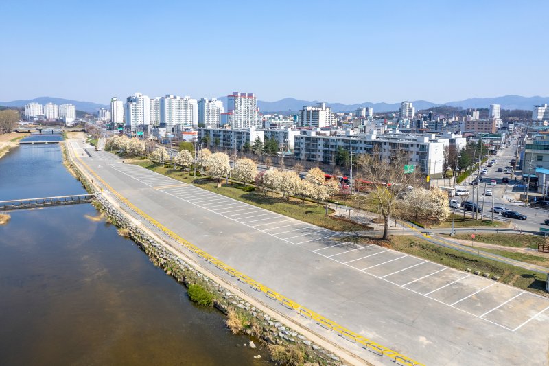 증평 보강천 하상주차장 4년 만에 개방…