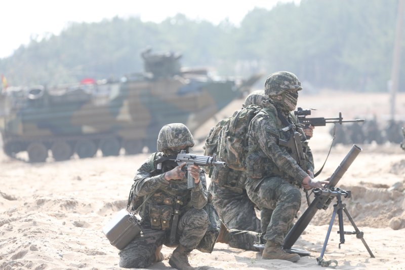 29일 오전 포항 훈련장에서 한미해병이 함께하는 '23 쌍용훈련, 결정적 행동' 훈련이 진행되고 있다. 사진=연합뉴스