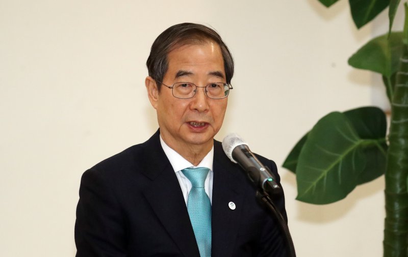 한덕수 국무총리가 29일 오전 서울 종로구 정부서울청사 별관에서 열린 출입기자 백브리핑에서 모두 발언을 하고 있다. 2023.3.29/뉴스1 ⓒ News1 김명섭 기자