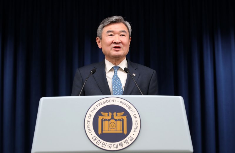 [서울=뉴시스] 홍효식 기자 = 조태용 신임 국가안보실장이 30일 오후 서울 용산 대통령실 청사 브리핑룸을 찾아 인사말을 하고 있다. 2023.03.30. yesphoto@newsis.com /사진=뉴시스