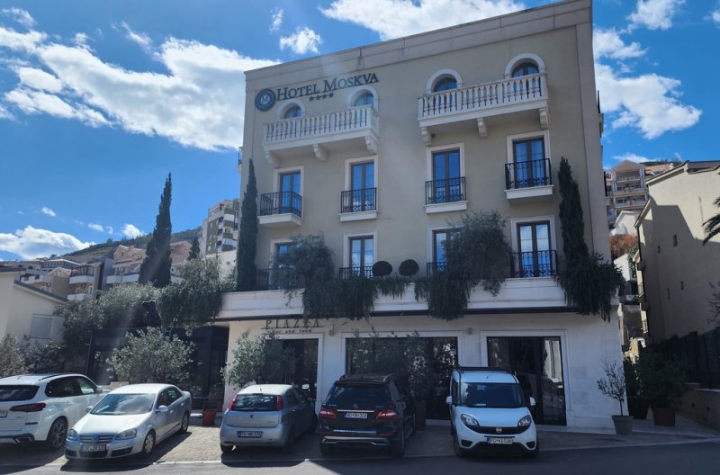 몬테네그로 부드바에 있는 모스크바 호텔 (부드바[몬테네그로]=연합뉴스) 신창용 특파원 = 28일 오후(현지시간) 몬테네그로의 아드리아해에 면한 항구도시 부드바에 있는 모스크바 호텔. 2023.03.28 changyong@yna.co.kt