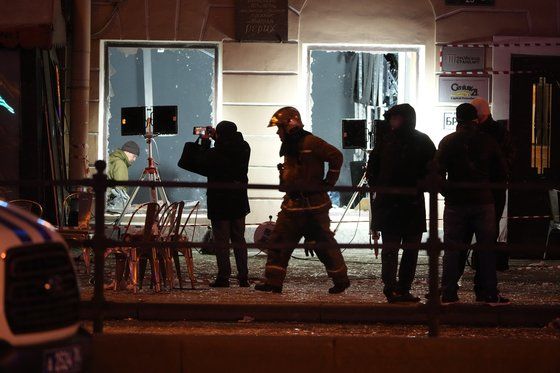 러시아 상트페테르부르크의 한 카페에서 2일(현지시간) 폭발 사고가 발생해 군사 블로거인 블라드랜 타타르스키가 사망했다. / AP=연합뉴스