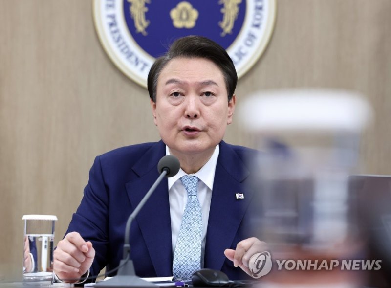 국무회의 주재하는 윤석열 대통령 (서울=연합뉴스) 임헌정 기자 = 윤석열 대통령이 4일 서울 용산 대통령실 청사에서 열린 국무회의를 주재하고 있다. 2023.4.4 kane@yna.co.kr (끝)