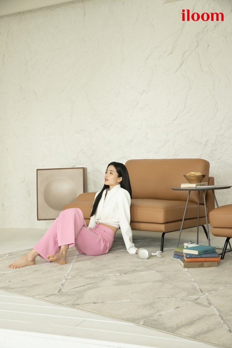 김태리, 편안한 홈웨어부터 드레스까지…화보 공개