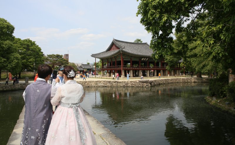 전북 남원 광한루원 오작교에서 본 광한루 모습. 뉴시스