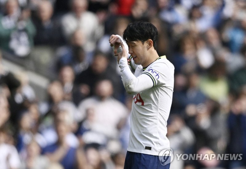 손흥민이 올 시즌 첫 2경기 연속 골에 성공했다 (연합뉴스)