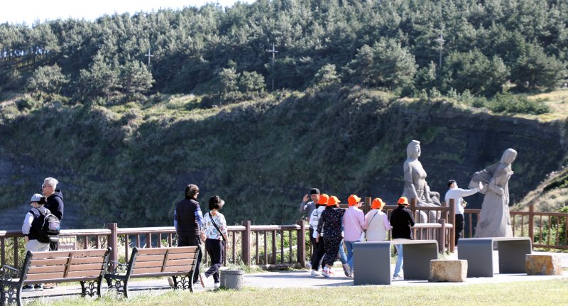 제주관광객에 '숙박 1만원·렌터카 5천원' 부과…'입도세'논란 입법화 초읽기