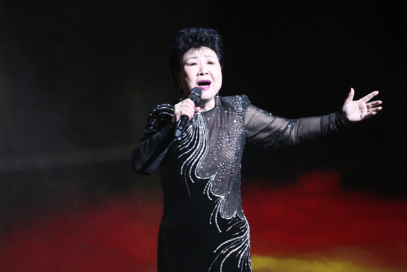 '밤안개' 원로가수 현미 별세, 자택서 쓰러진 채 발견…향년 85세 - 파이낸셜뉴스