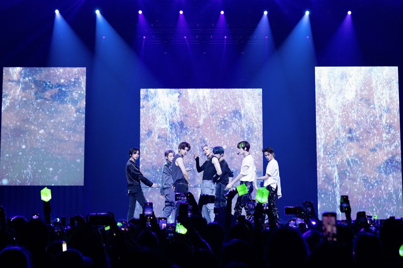 시즈니 덕분에 빛나…NCT 드림, 첫 북미 투어 성료 - 헉스 시즈니 덕분에 빛나…NCT 드림, 첫 북미 투어 성료
