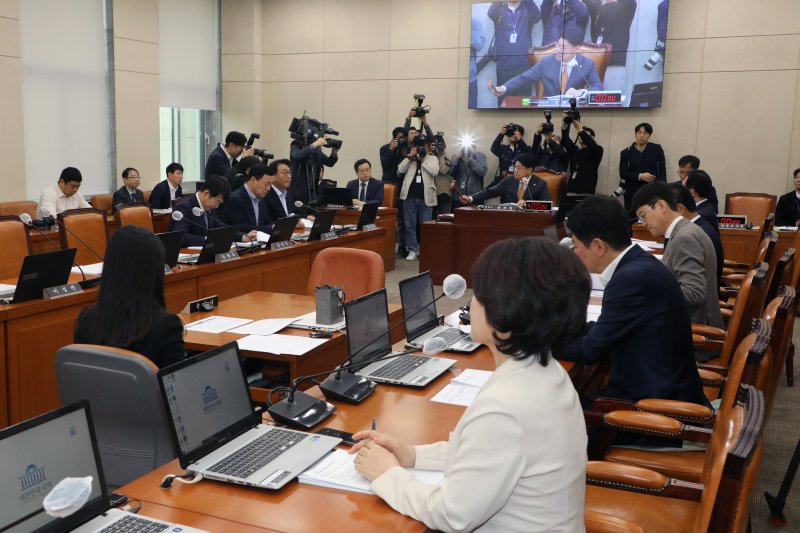 [전세사기 피해지원] '경매주택에 지방세보다 보증금 선(先)변제법' 행안위 통과