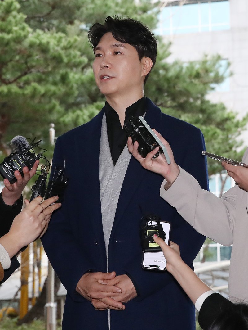 '친형과 2년째 법정공방' 박수홍, 망막열공 진단 치료 집중
