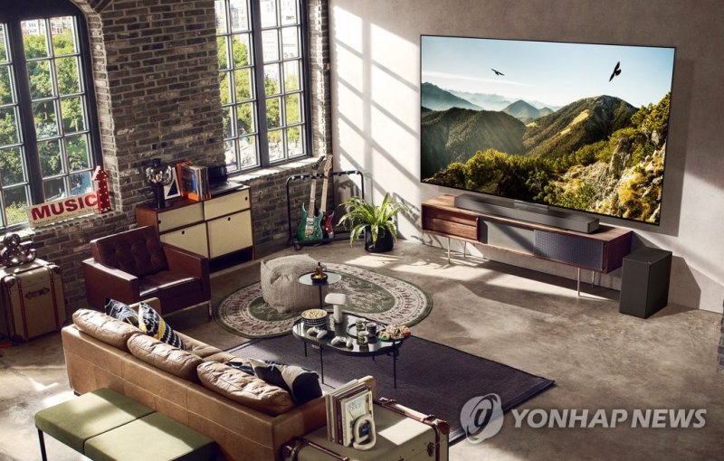 LG전자 'LG 올레드 에보' LG전자, 'LG 올레드 에보' 환경 관련 제품 인증 획득 (서울=연합뉴스) LG전자는 22023년형 LG 올레드 에보 전 모델이 유럽의 비영리 인증기관인 영국 카본트러스트와 스위스 SGS(Societe Generale de Surveillance)로부터 각각 3년 연속 환경 관련 제품 인증을 획득했다고 20일 밝혔다. 사진은 LG 올레드 에보. 2023.4.20 [LG전자 제공. 재판매 및 DB 금지] photo@yna.co.kr (끝)