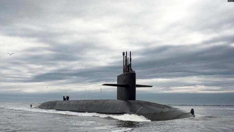 오하이오급 전략 핵잠수함(SSBN) USS 테네시, 미국은 오하이오급 핵잠수함을 14척 보유하고 있다. 동력만 원자로를 쓰면 원자력 추진 공격원잠(SSN)이라고 부른다. 핵무기를 탑재한다면 탄도미사일원잠(SS-Ballistic missile-N, SSBN)또는 전략원잠이다. SSBN의 SS(Ship Submersible)는 잠수함을 의미한다. B는 탄도 미사일, N은 원자력 추진을 뜻한다. 재충전 없이 9년간 이동가능하며 SLBM 발사관 24개 탑재로 트라이던트 II 미사일 한기당 475kt W88 열핵탄두 8발이 들어간다. 총 1