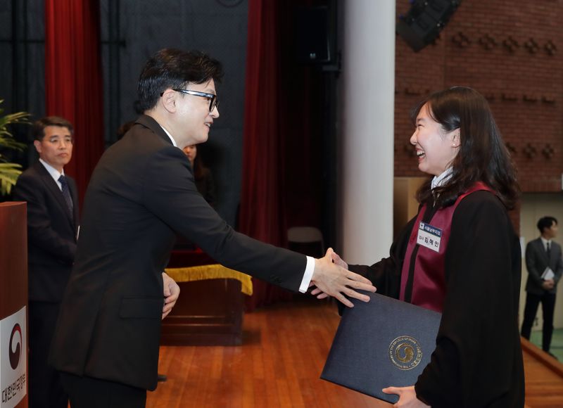 제12회 변호사시험 합격자 76명, 검사 임용...非법대생 '93%' 역대 최다