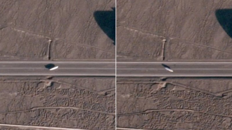 블랙스카이가 지난해 11월 4~6일 촬영한 위성 사진에는 중국 신장 지역 쿠얼러시 외곽 사막 군 기지에 있는 활주로에 약 31미터 길이의 중국군 비행선의 모습이 포착됐다. CNN 홈페이지 캡처.