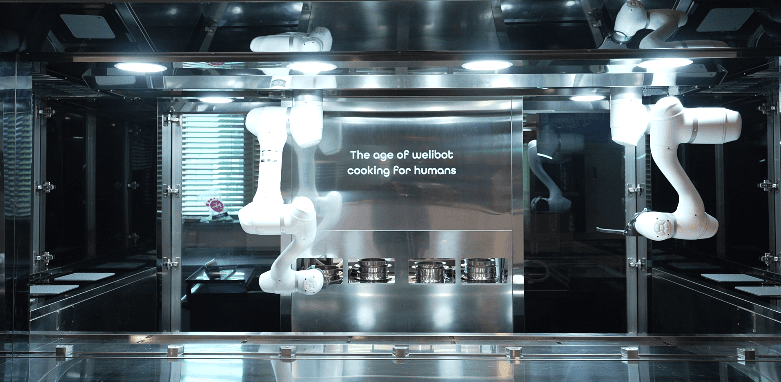 삼성웰스토리가 로봇이 음식을 조리해 제공하는 구내식당 내 로봇조리 전문 코너 '웰리봇'을 열었다고 3일 밝혔다. 삼성웰스토리 제공