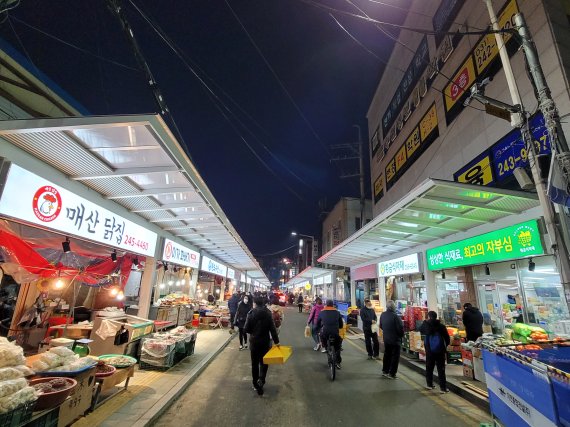 2060 함께 즐기는 '수원역 로데오거리'[길위에 장이 선다/10회]