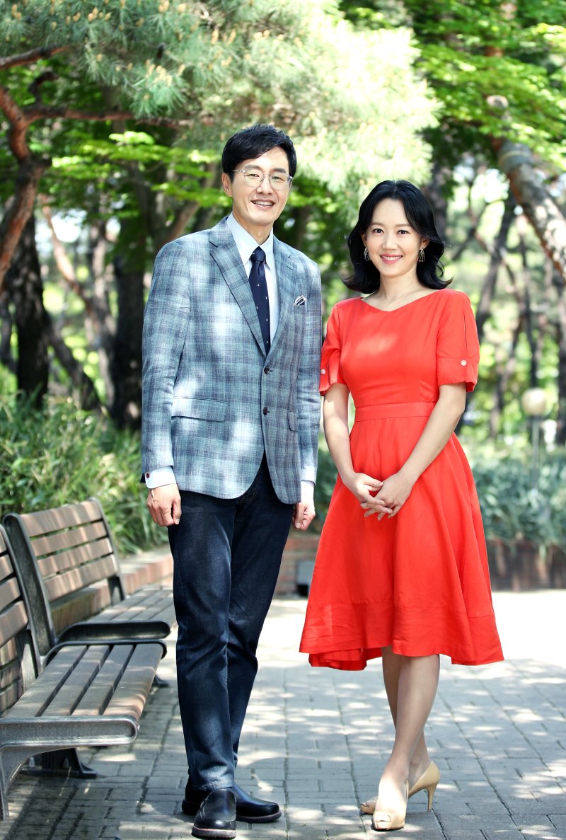 김재원(왼쪽), 엄지인 아나운서 ⓒ News1 권현진 기자