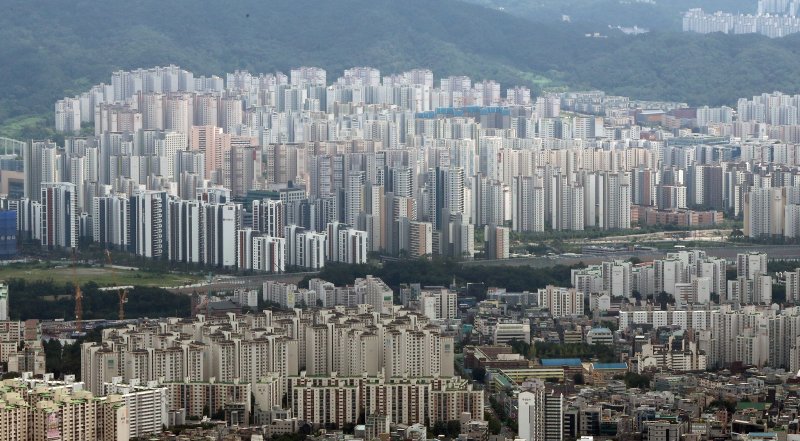 서울 송파구 롯데월드타워 전망대 서울스카이에서 바라본 위례신도시의 모습. 뉴스1