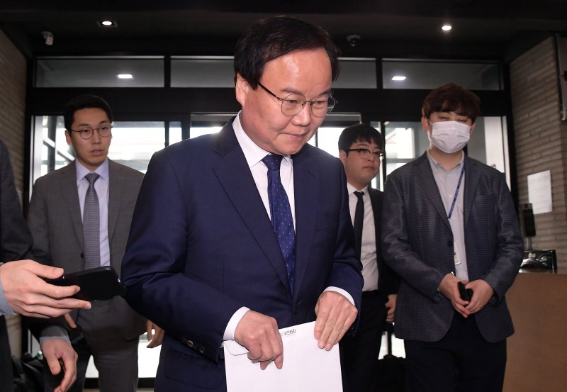 김재원 국민의힘 최고위원이 8일 오후 서울 여의도 국민의힘 당사에서 열린 윤리위원회에 출석하고 있다. (공동취재) 2023.5.8/뉴스1 ⓒ News1 황기선 기자