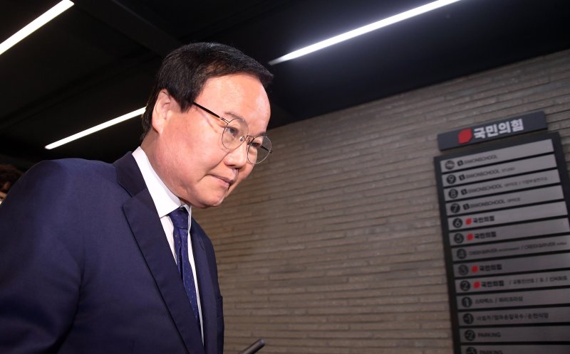 김재원 국민의힘 최고위원이 8일 오후 서울 여의도 국민의힘 당사에서 열린 윤리위원회에 출석하고 있다. (공동취재) 2023.5.8/뉴스1 ⓒ News1 황기선 기자