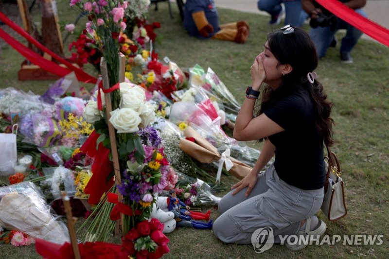 美 텍사스 총기 난사..희생자 8명 중 3명이 어린이였다