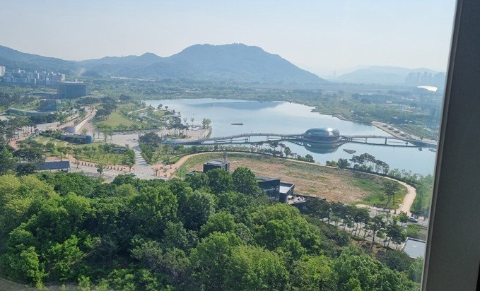 메리어트 세종호텔 17층 객실에서 내려다 본 세종호수공원 전경. ⓒ 뉴스1 장동열 기자