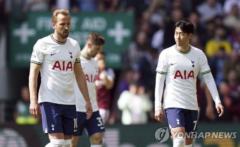 손흥민, 새 시즌 토트넘 주장 완장 찰까 … 케인‧요리스 이적설 솔솔, 가능성 점점 커져