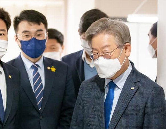 이재명 더불어민주당 대표와 김남국 의원 모습. (뉴스1DB) 2023.5.12/뉴스1 ⓒ News1 ,송원영 기자