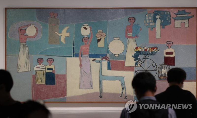 김환기 화백의 '여인들과 항아리' 김환기 화백의 '여인들과 항아리' (용인=연합뉴스) 이재희 기자 = 15일 오전 경기 용인시 호암미술관에서 열린 김환기 회고전 '한 점 하늘 김환기' 기자간담회에서 참석자들이 전시를 둘러보고 있다. 이 전시는 오는 18일부터 9월 10일까지 열린다. ⓒ환기재단·환기미술관. 2023.5.15 [재판매 및 DB 금지] scape@yna.co.kr (끝)