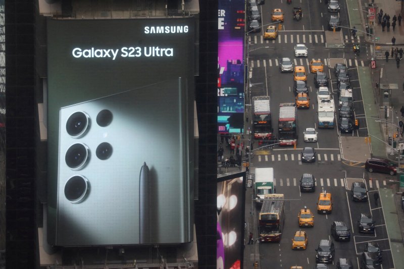 삼성이 미국인들이 사랑하는 브랜드 7위를 기록했다. 3월 2일(현지시간) 뉴욕 맨해튼 타임스스퀘어에 삼성전자의 대형 디지털 광고판이 걸려 있다. 로이터뉴스1