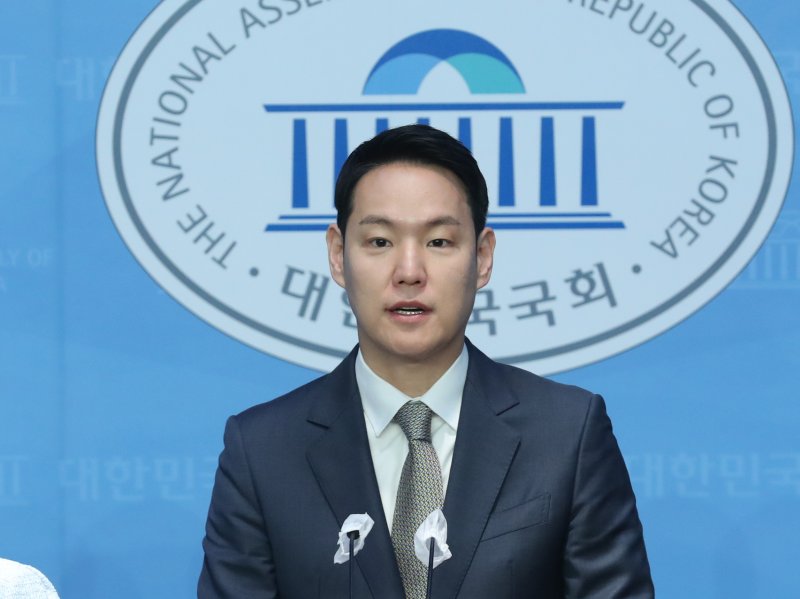 김한규 더불어민주당 의원..사진=뉴스1