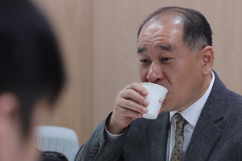 ‘밧데리 아저씨’라고 불리는 박순혁 금양 이사가 26일 서울 마포구에 위치한 금양 서울사무소에서 뉴스1과 인터뷰를 하고 있다. 2023.4.26/뉴스1 ⓒ News1 이동해 기자